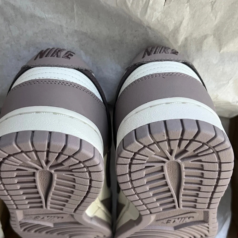 Nike Dunk Low Sneakers in Purple Eclipse - Picture 5 of 13